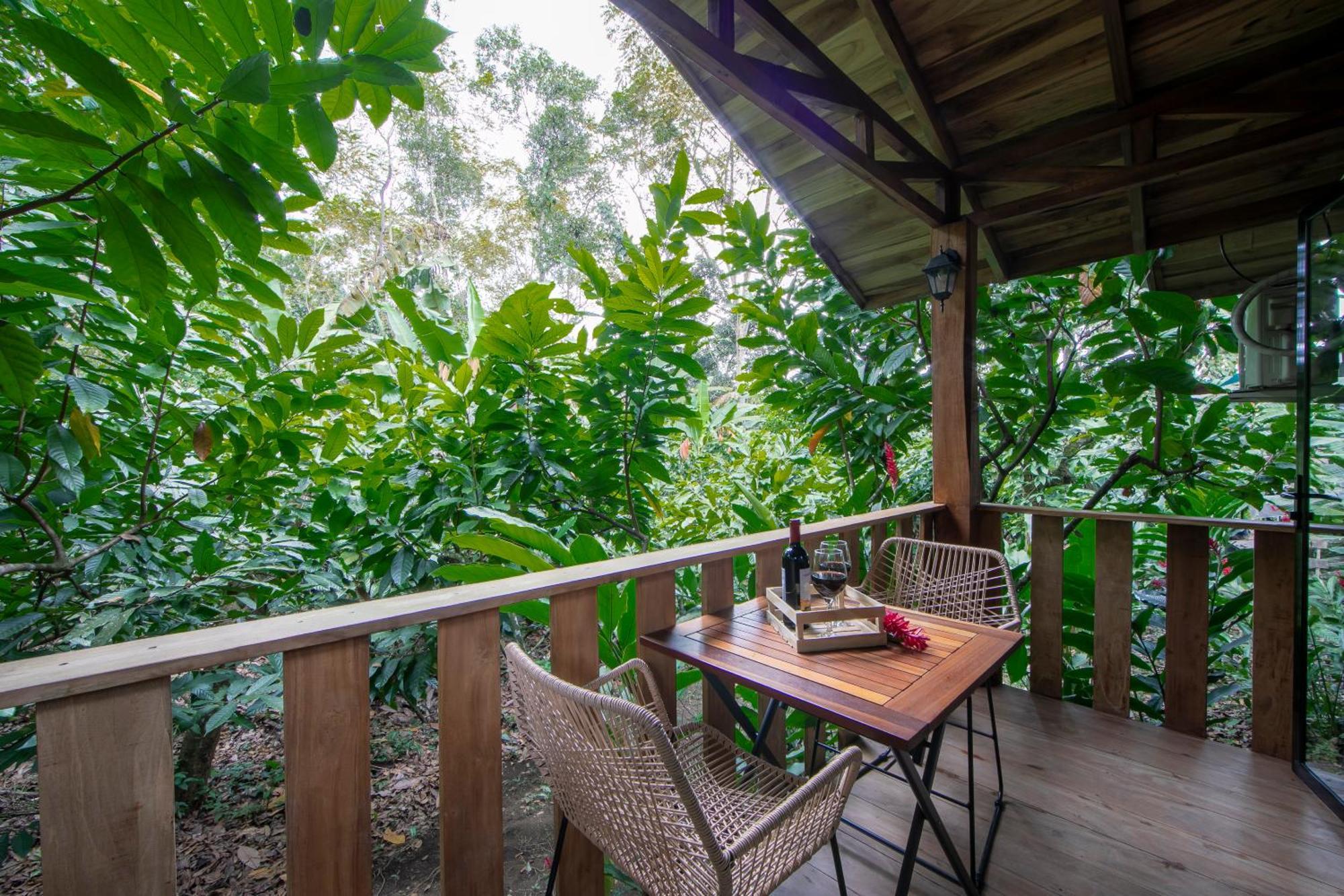 Eden Organic Farm & Bungalows La Fortuna Rum bild